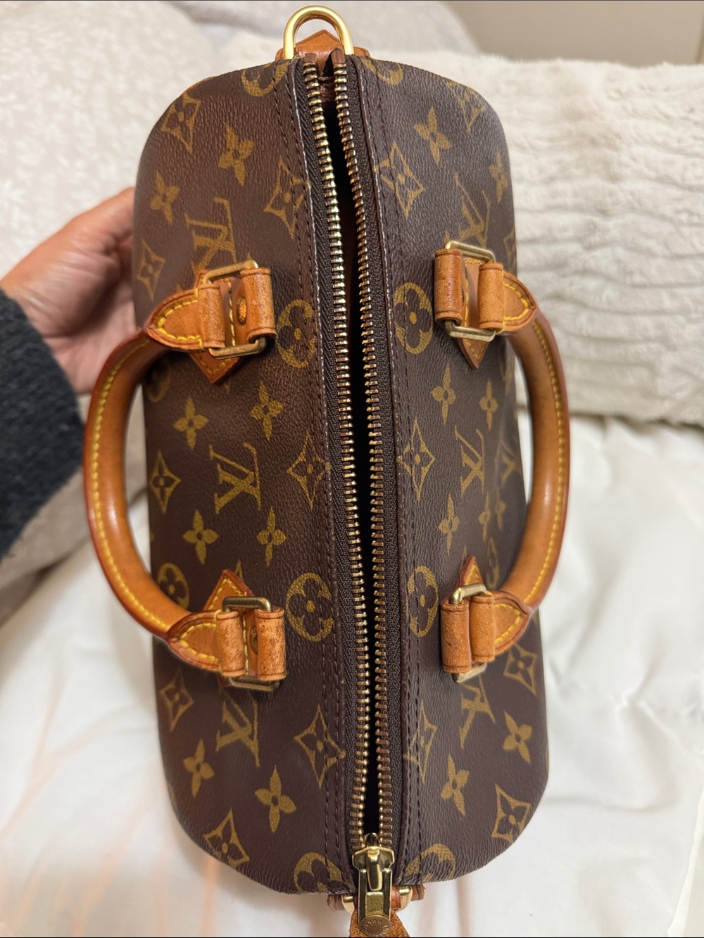 Authentic Louis Vuitton monogram speedy 25 with D rings - Picture 9 of 15
